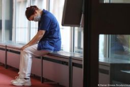 Biến thể phụ BA.5 tại Đức gia tăng, nhân viên y tế kiệt sức
