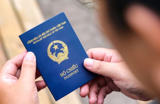Đức nêu rõ điều kiện công nhận hộ chiếu mẫu mới của Việt Nam