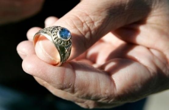 Ly kỳ chiếc nhẫn mất ở Đức, được tìm thấy ở Mỹ sau 38 năm