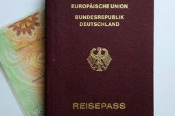 Sự khác biệt giữa người mang quốc tịch Đức và người có thẻ định cư