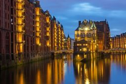 Tự mình khám phá các địa danh nổi tiếng ở Hamburg