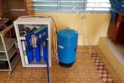 Việt kiều Đức bức xúc vì tài trợ máy lọc nước cho trường nhưng bị xếp xó