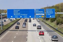 Cao tốc liên bang của Đức không có cảnh sát, không có trạm thu phí