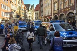 Tấn công bằng đâm xe ở Münster: Lái xe tự sát, truy lùng 2 nghi can