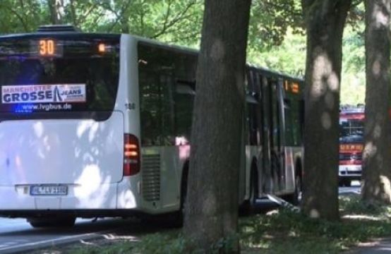 Đâm dao trên xe buýt Đức, 14 người bị thương