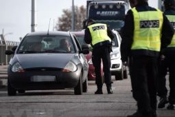 Phải làm gì khi bị cảnh sát kiểm tra giao thông ở Đức