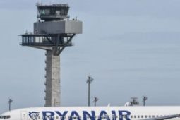 Ryanair huỷ 250 chuyến bay vì phi công đình công