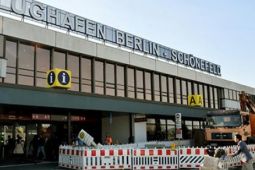Sân bay Đức đóng cửa vì nhầm đồ chơi tình dục là lựu đạn