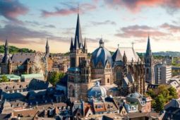 Aachen và nhà thờ lớn tuyệt đẹp ở Đức