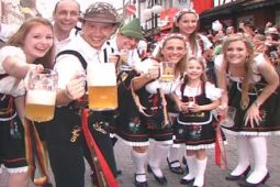 Lễ hội bia lớn nhất thế giới Oktoberfest khai mạc tại Đức