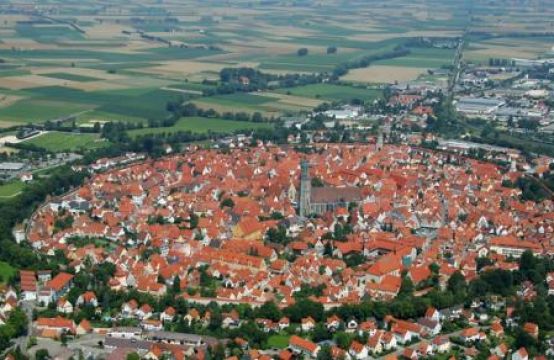 Bị thiên thạch đâm trúng, thị trấn ở Đức chứa 72.000 tấn kim cương nhưng không...