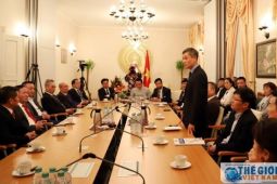 Tân Đại sứ Việt Nam tại Đức cùng cộng đồng bàn kế hoạch đón Tết