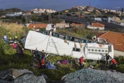 Xe chở du khách Đức gặp tai nạn ở Bồ Đào Nha, 28 người chết