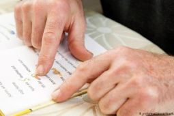 Hàng triệu người Đức gặp khó khăn trong việc đọc và viết chữ