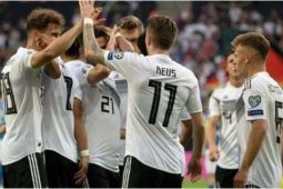 Đức thắng lớn giúp đội tuyển Việt Nam lập kỳ tích trên BXH FIFA