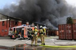 Cháy chợ Việt Nam tại Đức: đã kiểm soát được ngọn lửa