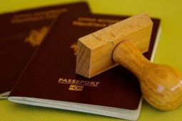 Khi nào bị thu hồi giấy chấp nhận cho nhập quốc tịch Đức?