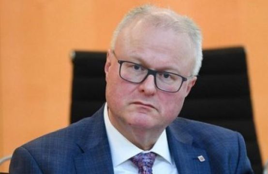 Một bộ trưởng Đức tự tử vì chịu không nổi áp lực từ COVID-19