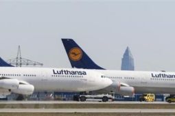 Hãng hàng không Lufthansa cắt giảm 10.000 việc làm vì COVID-19
