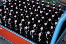 Nhà máy bia Đức phát miễn phí cho người dân giữa lúc phong tỏa vì Covid-19