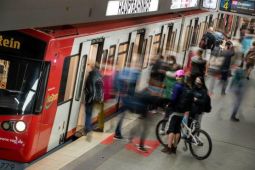 Bayern cung cấp xét nghiệm coronavirus miễn phí tại các nhà ga và đường cao tốc