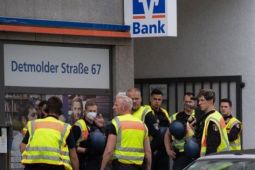Đức: Cướp xe chở tiền của ngân hàng tại trung tâm Berlin