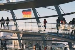 Thuế thu nhập ở Đức: Đóng bao nhiêu, có quyền lợi gì?
