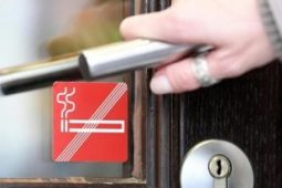 Đức cấm quảng cáo thuốc lá trên đường phố từ năm 2022
