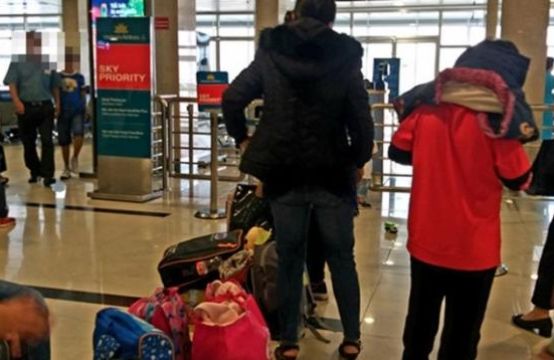 Du học sinh Việt kể chuyện việc đi máy bay bị m ất cắp, hư hỏng hành lý ngay...