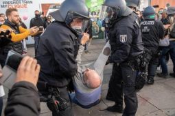 Đức: Cảnh sát giải tán người biểu tình vi phạm quy định phòng dịch