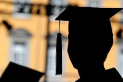 Tỷ lệ sinh viên nhận được bằng cấp ở Đức giảm nhiều do đại dịch