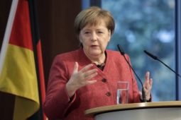 Thủ tướng Angela Merkel - biểu tượng nữ quyền của thế giới, người mẹ trong...