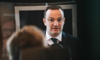 Bộ trưởng Đức ra cảnh báo ‘lạnh gáy’ để kêu gọi chích ngừa Covid-19