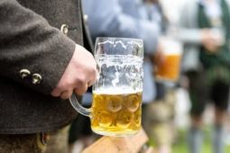 Giá bia ở Đức có thể tăng lên ‘tới 30%’