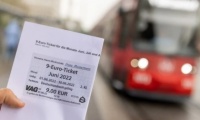Chi tiết về việc sử dụng phương tiện công cộng tại Đức chỉ với 9 euro/tháng