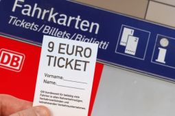 Vé € 9 của Đức được bán trên toàn quốc