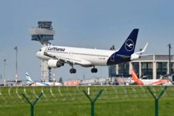 Hãng hàng không lớn nhất của Đức hủy hàng trăm chuyến bay mùa hè
