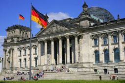 ‘Đổ nghiêng đổ ngả’ trước 7 công trình kiến trúc nổi tiếng ở Đức