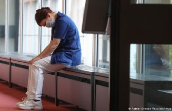 Biến thể phụ BA.5 tại Đức gia tăng, nhân viên y tế kiệt sức