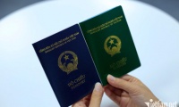 Đại sứ quán Việt Nam tại Đức tích cực giải quyết các vấn đề liên quan đến hộ chiếu mới