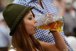 Tỷ lệ người trẻ ở Đức giảm xuống mức thấp kỷ lục