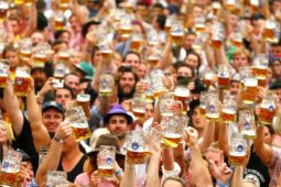 Lễ hội bia Oktoberfest trở lại, không có hạn chế liên quan đến dịch COVID-19