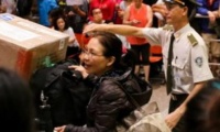 Nỗi lòng người Việt tha hương: Bị chê ra mặt “Việt kiều rởm” vì mang quà giá rẻ có 1 triệu đồng khi về nước tặng