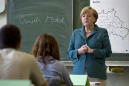 Lý do nước Đức hùng mạnh: Giáo viên lương xếp thứ hai thế giới, nói không với...