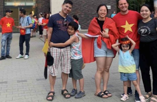 Người Việt tại Đức hào hứng khi theo chân tuyển nữ Việt Nam